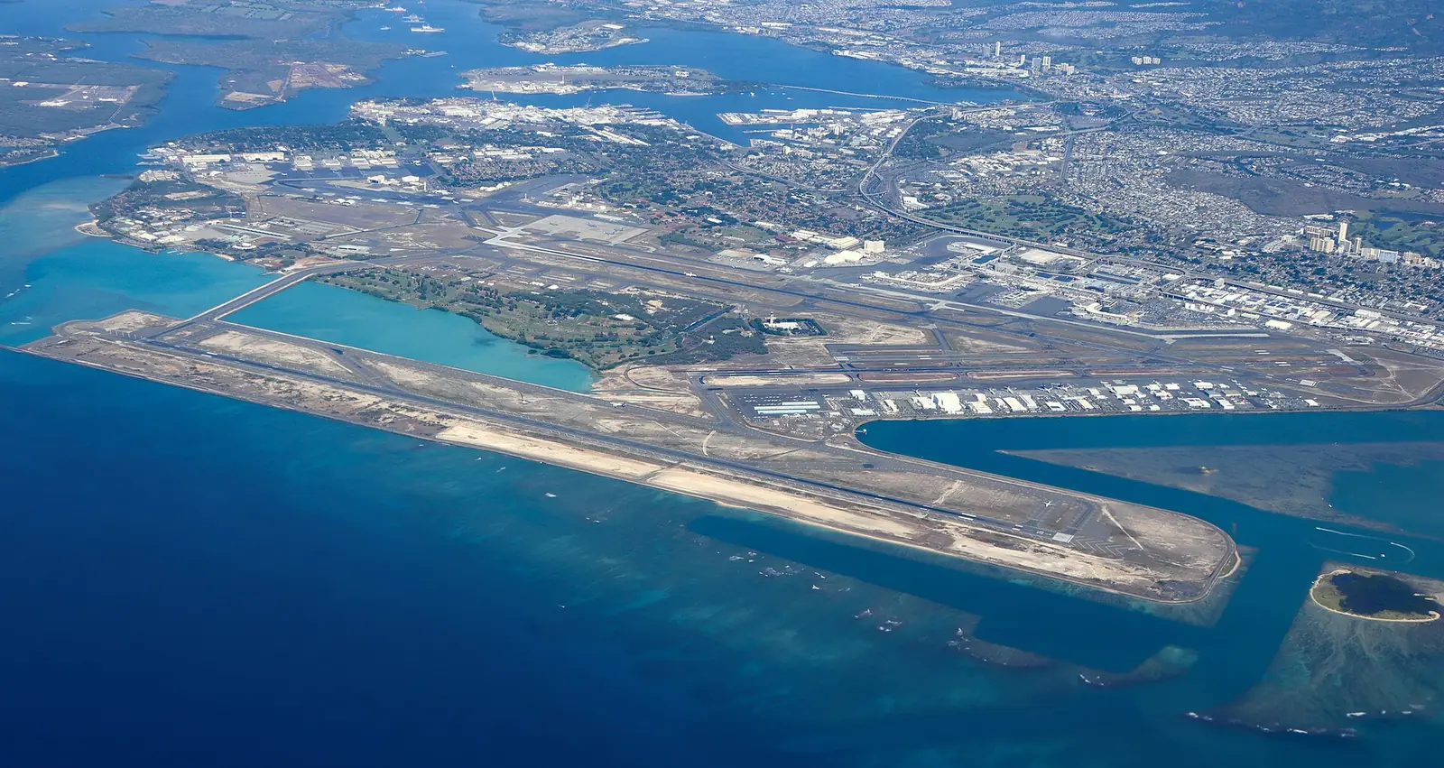 上空から見たホノルル空港