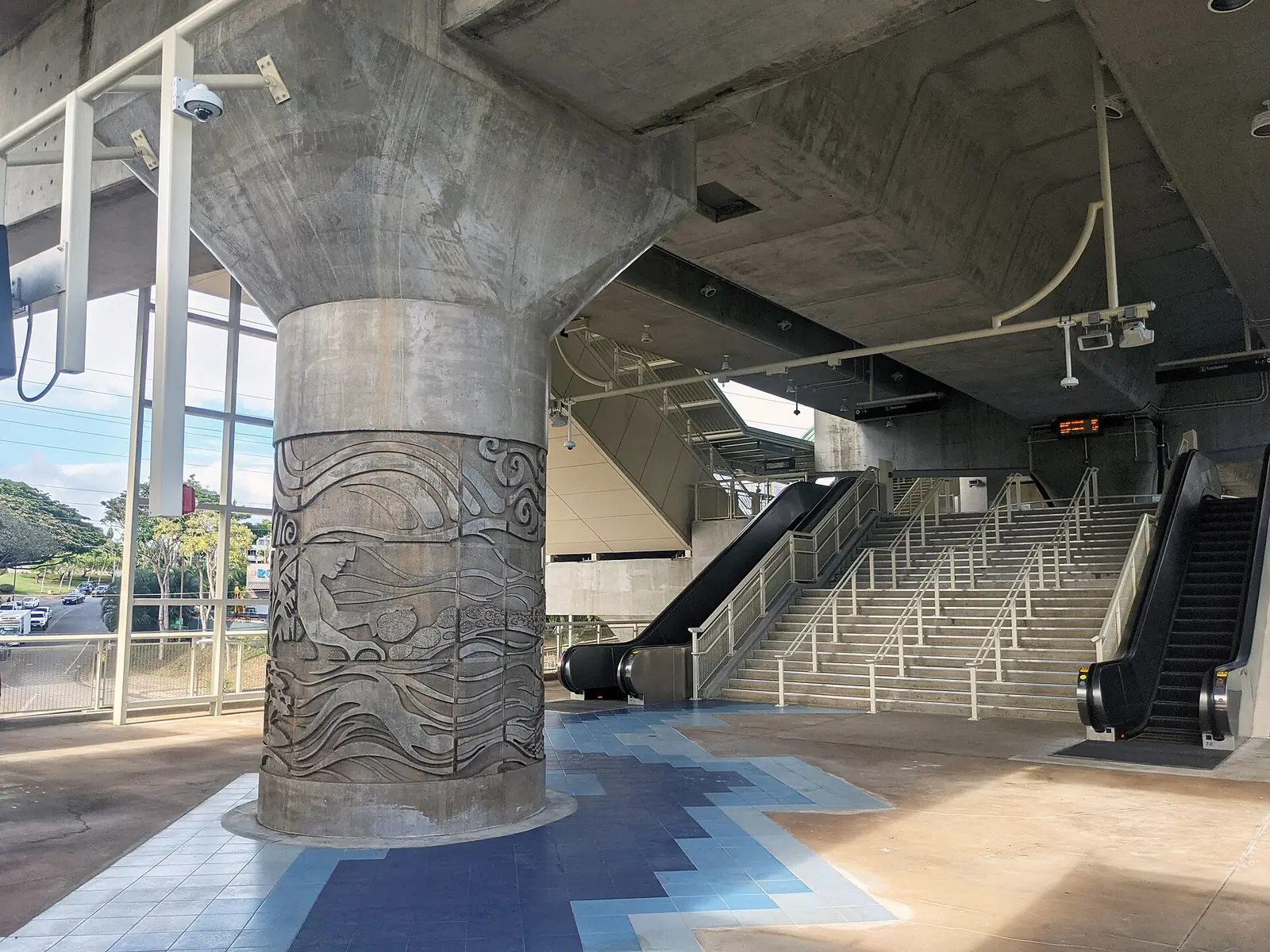 スカイラインのワイアワ駅（パールハイランズ）